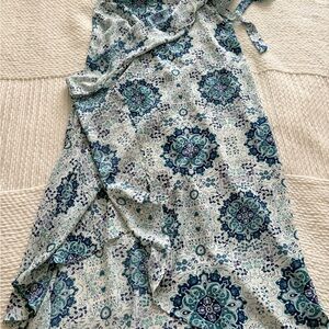 American Rag Teal and White Patterned wrap skirt with tie waist.